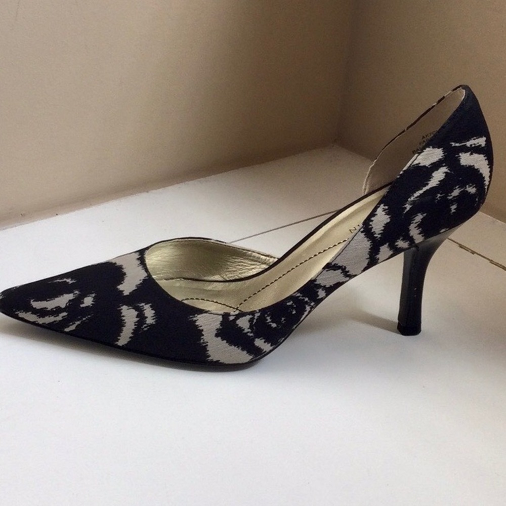 Anne Klein d'orsay pump